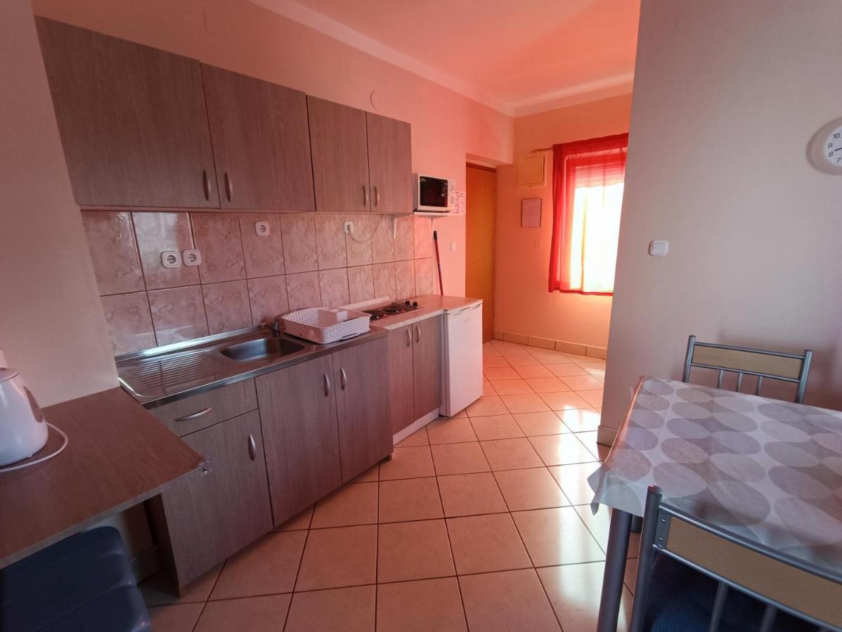 Studio Apartmani Zoric Šilo Esterno foto