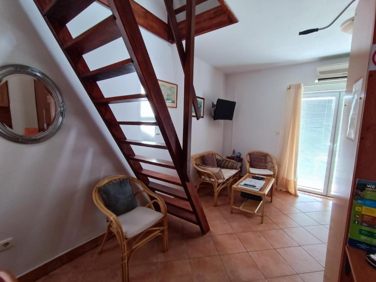 Studio Apartmani Zoric Šilo Esterno foto